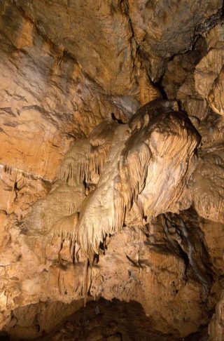 Formation of stalactites