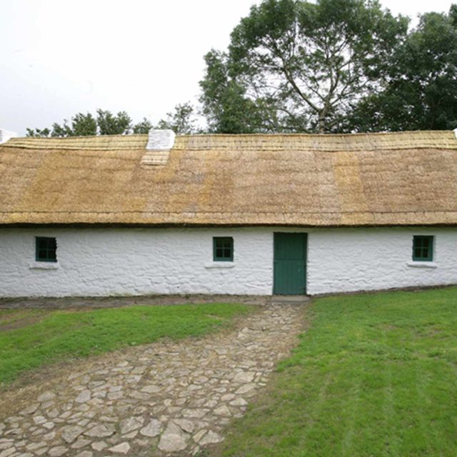 Teachin Uí Dhuibhir – Mhic Alastair
