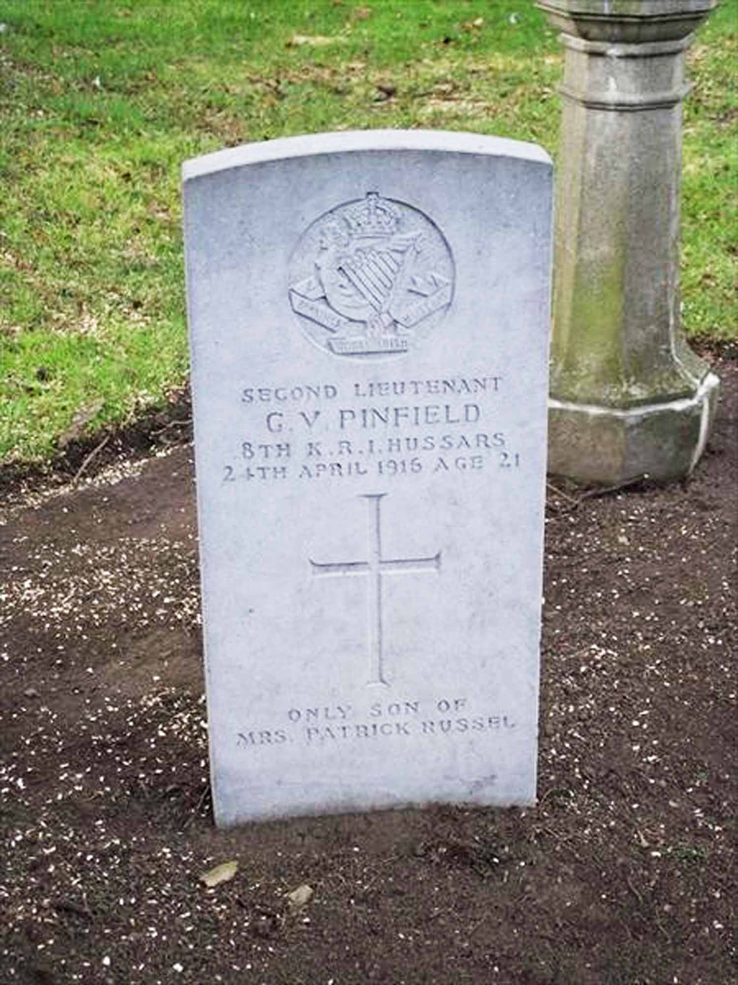 Guy Vickery Pinfield gravestone