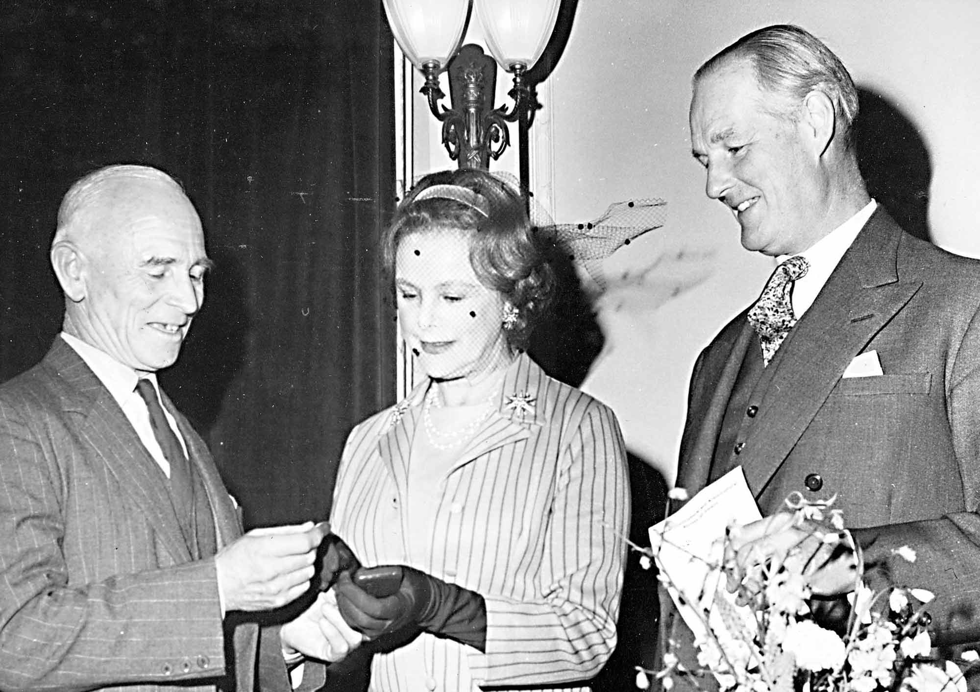 Murdo MacKenzie receiving his Royal Horticultural Society-of-Ireland’s-Medal-of-Honour-from-Lord & Countess of Rosse