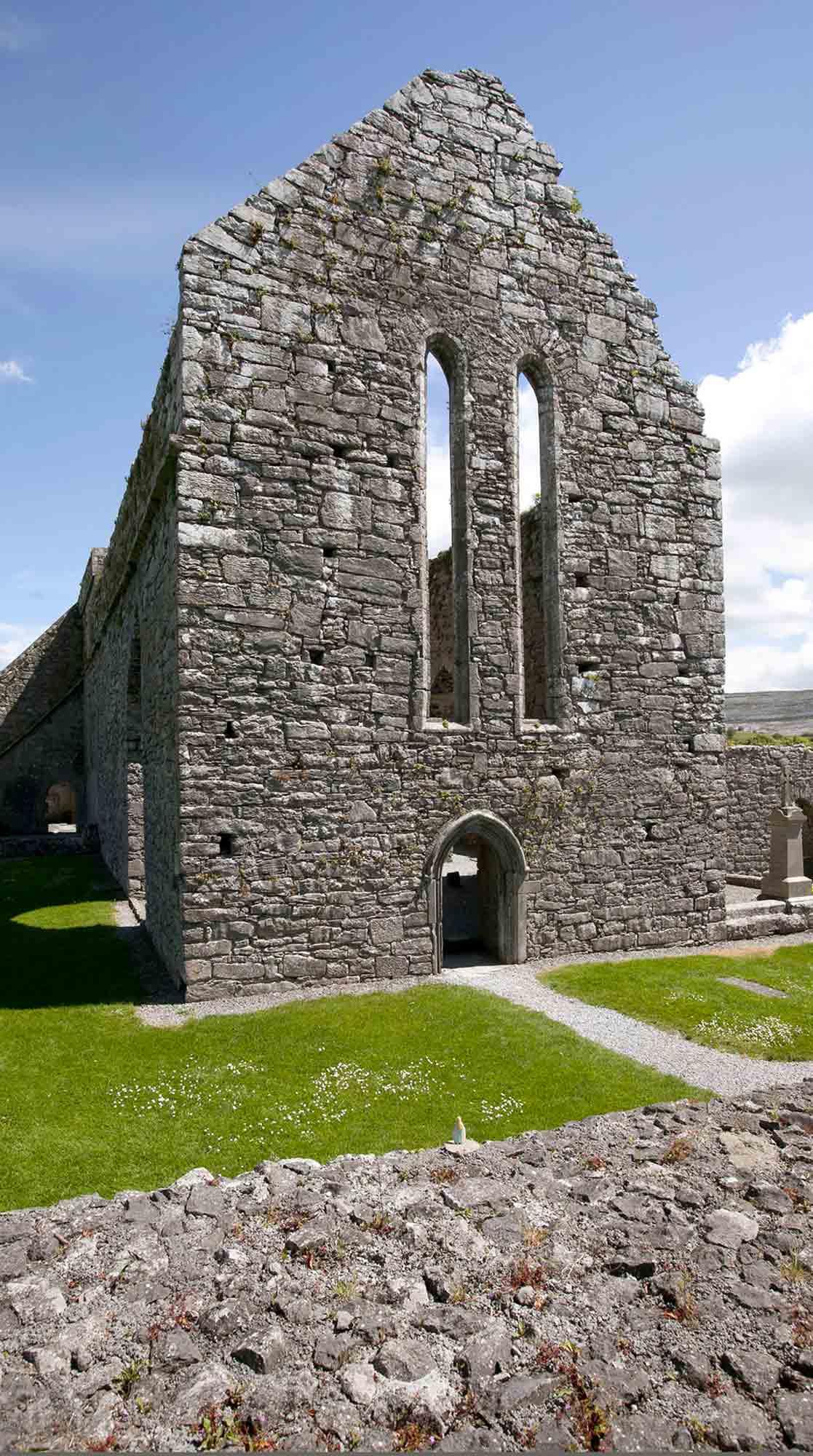 Double window in the nave