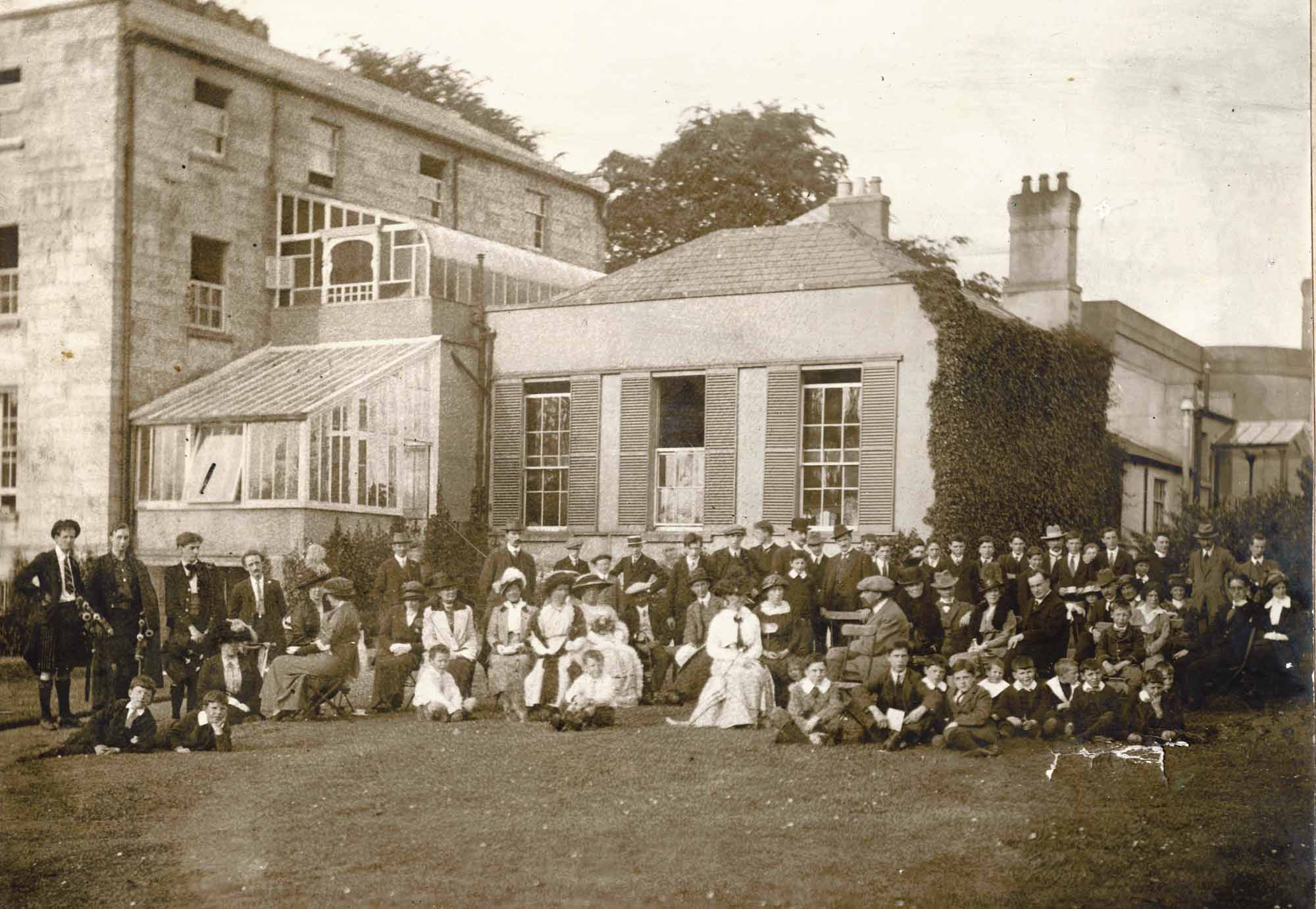 Audience at the Aeridheacht