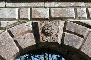 Detail of stonework at Annes Grove Gardens