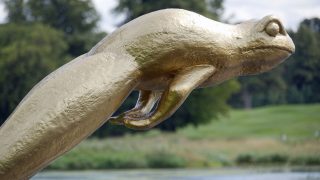Petr Holecek - Quack Quack sculpture