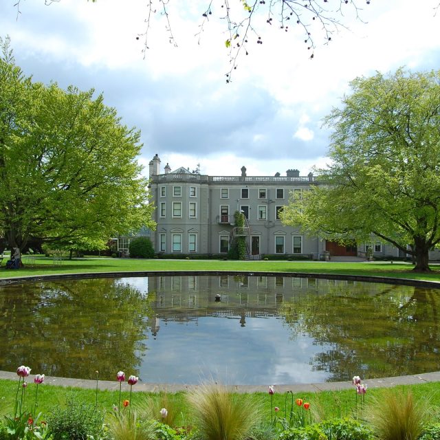 Turas Trí Ghaeilge de Theach Farmleigh