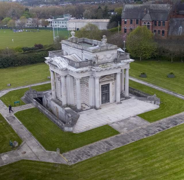 Turas As Gaeilge – An Casino, Marino