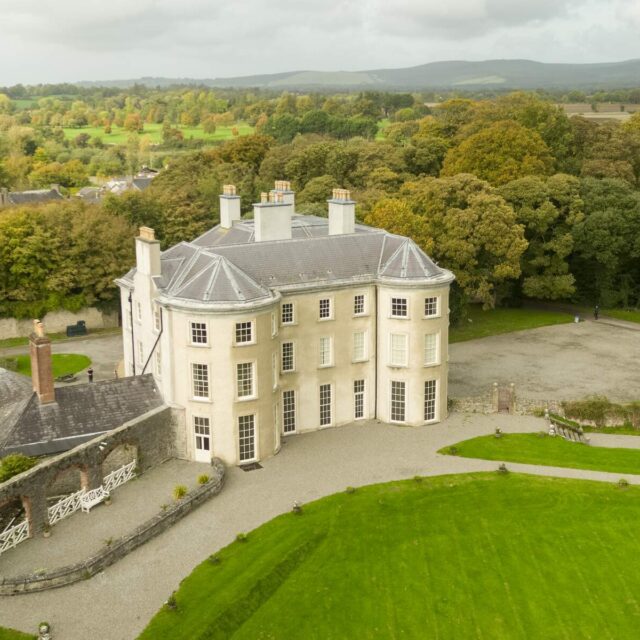 Turas Treoraithe Trí Ghaeilge de Cúirt Dhún ar Aill