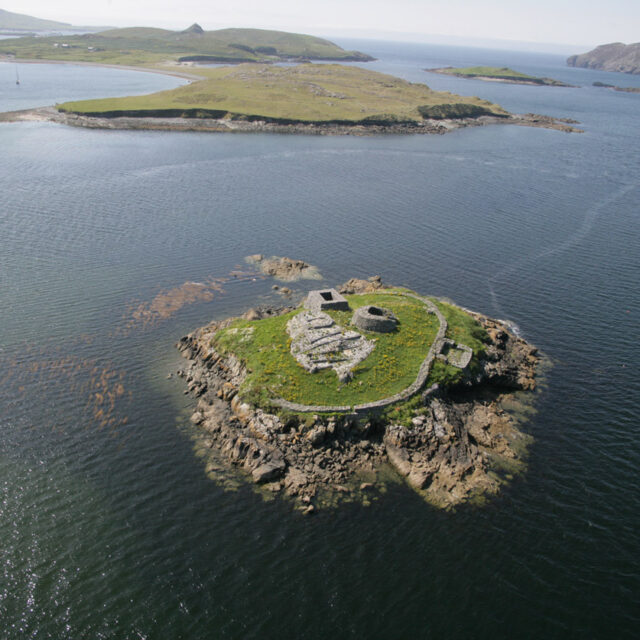 Oileán an Teampaill, Cuan Bhéil Inse