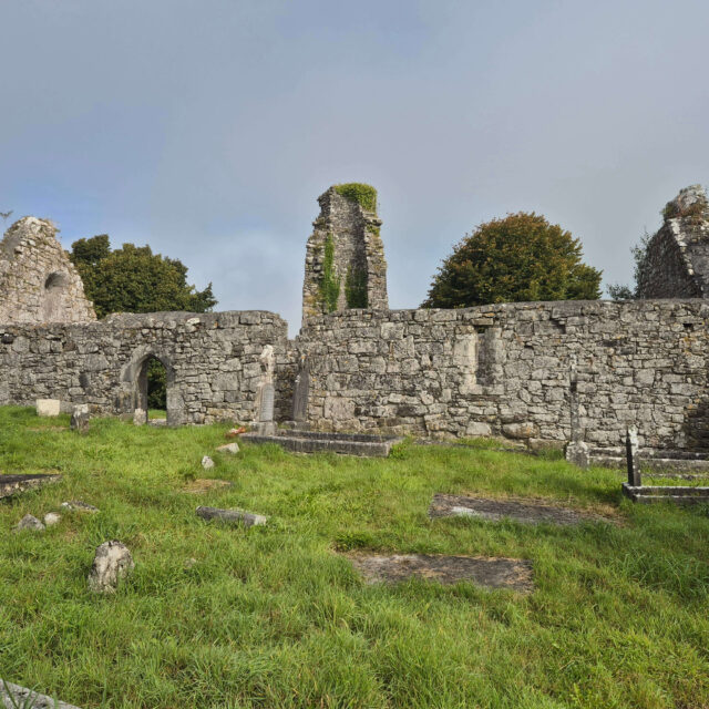Séipéal agus Cloigtheach Dhroim Chliabh