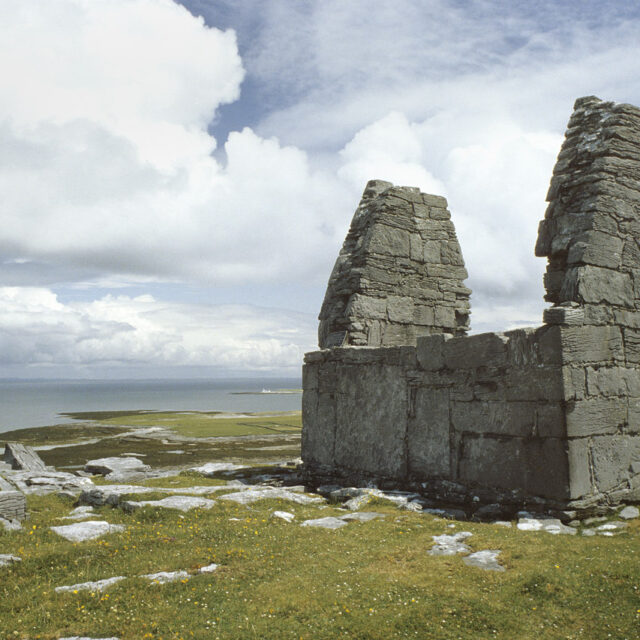 Teampall Bheanáin