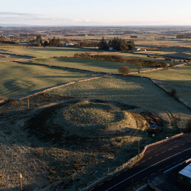 Ionad Cuairteoirí  Ráth Cruachan
