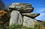 a series of stones placed on top of each other to create a tomb opening