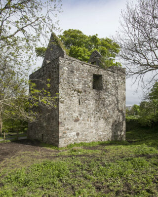 O'Doherty's Keep a.k.a. Buncrana Castle.
Credit Photographic Archive, National Monuments Service, Government of Ireland view of a square stone castle