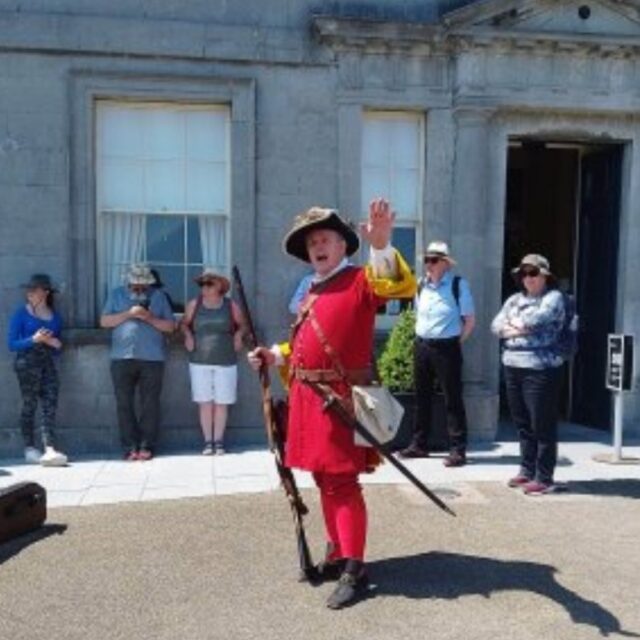 Stair Bheo:-Ag tabhairt an 17ú haois chun beatha - 03 Bealtaine 26