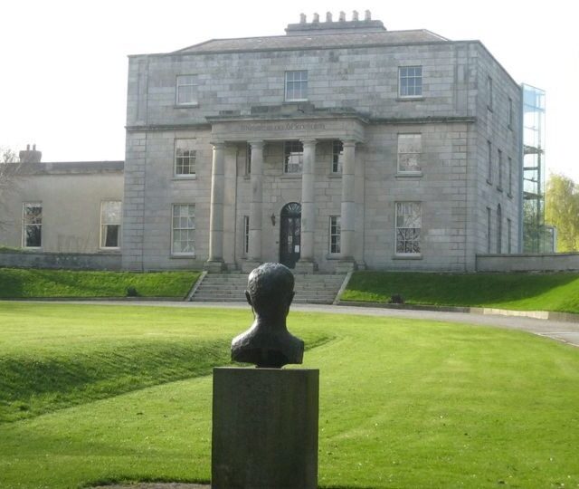 Turas Treoraithe trí Ghaeilge